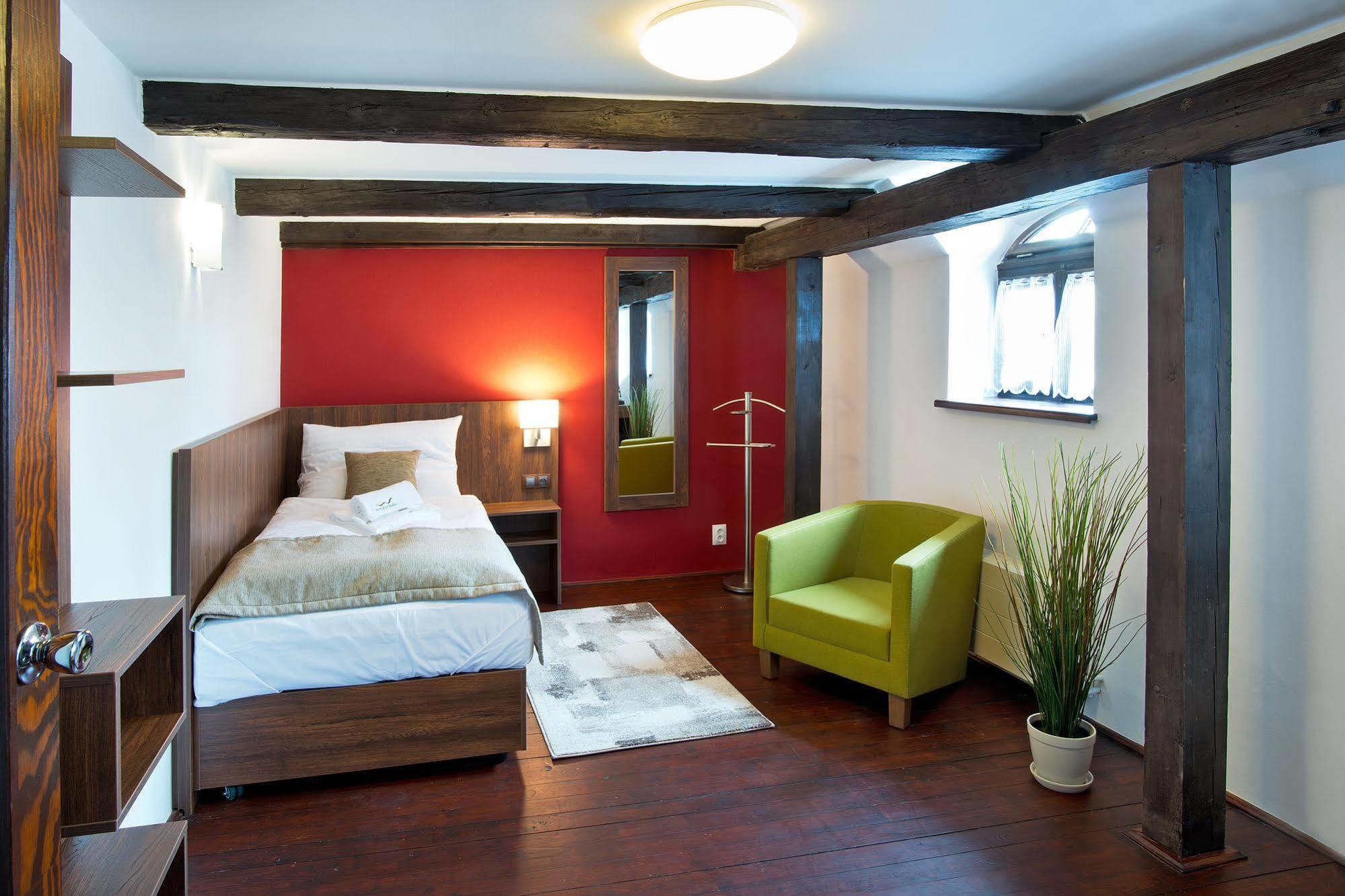Hotel U Hada Zatec Exterior foto